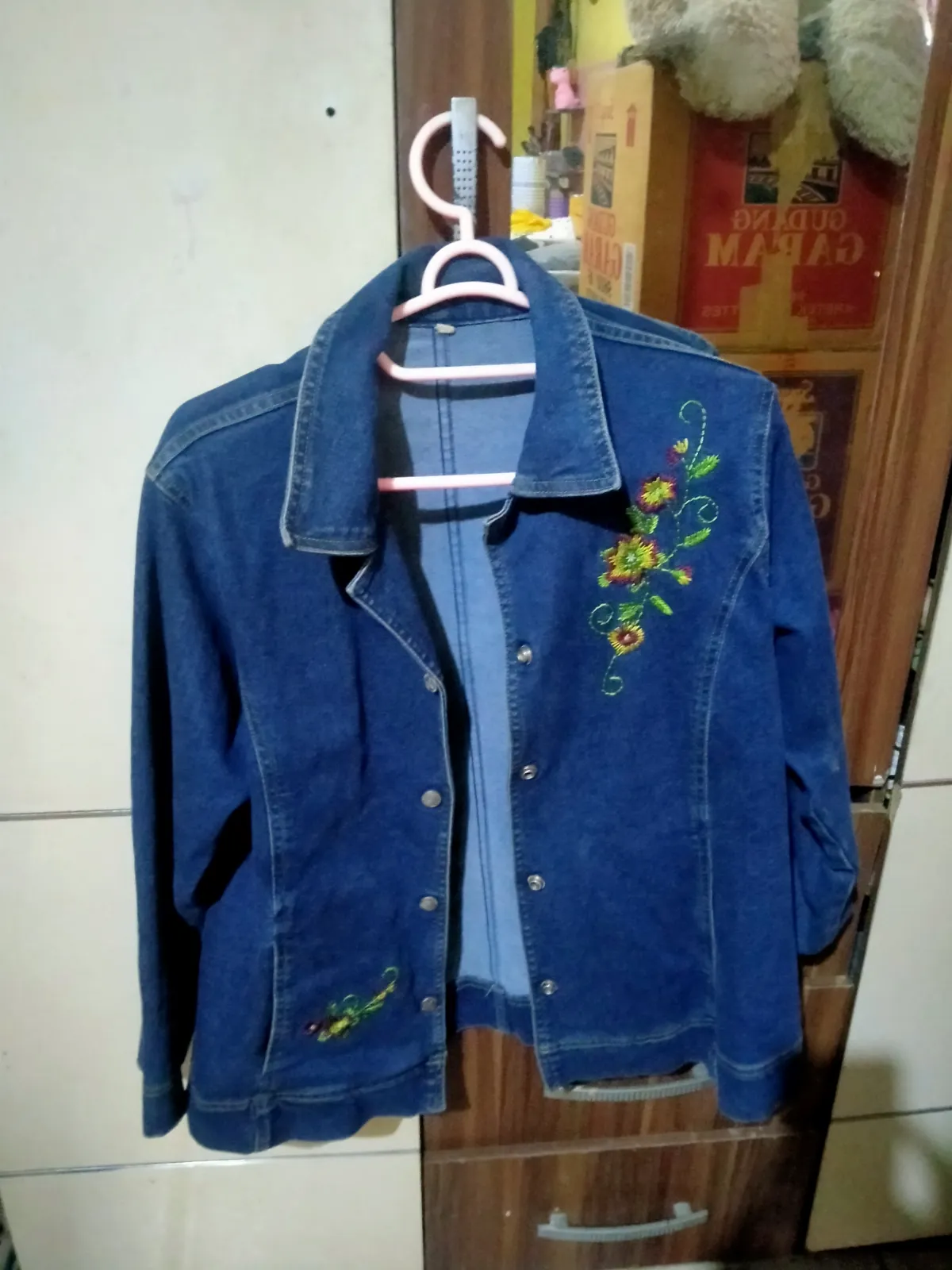 Preloved women's tops and sling bags
