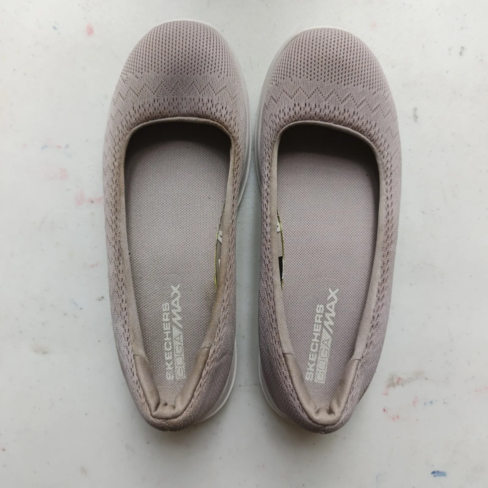 Preloved Skechers women's slip on on the go