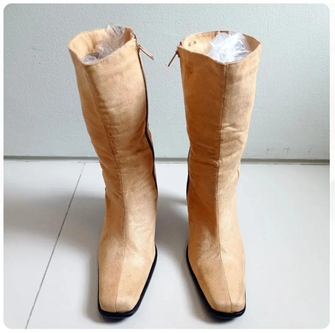 SUEDE BOOTS BY Joo Japan