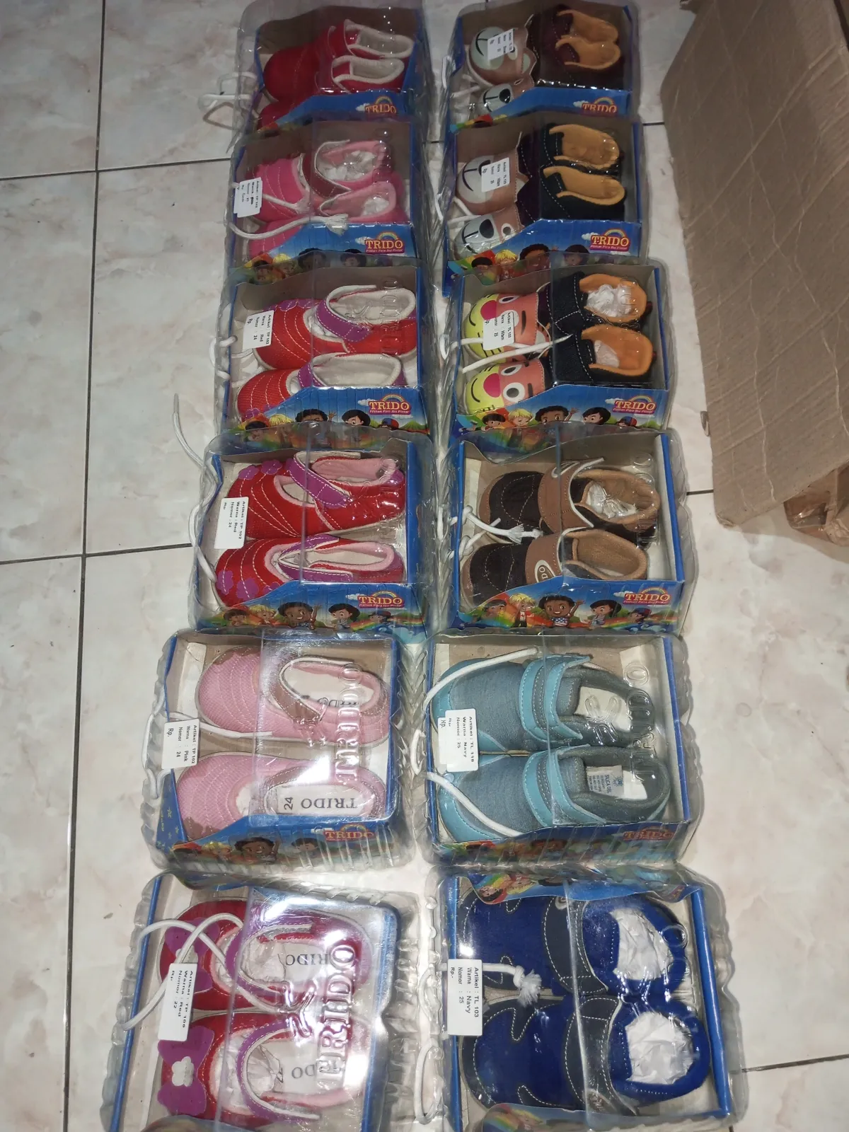 Sepatu anak cewe cowo untuk usia -+1th