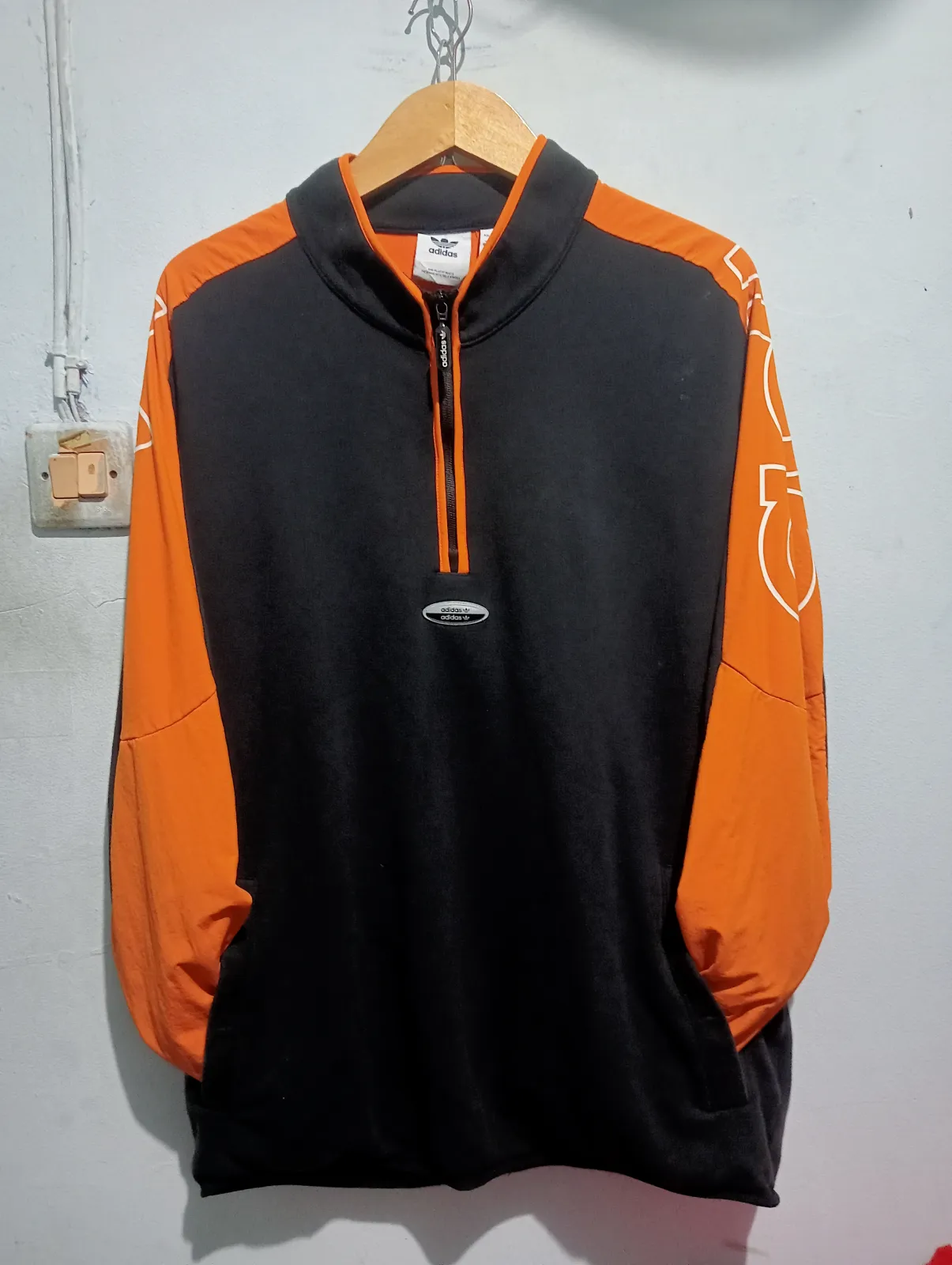 ADIDAS WINDBREAKER