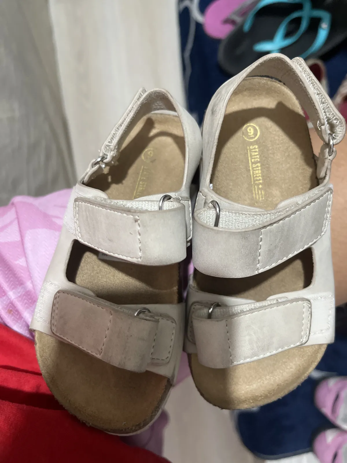 Good unisex sandals