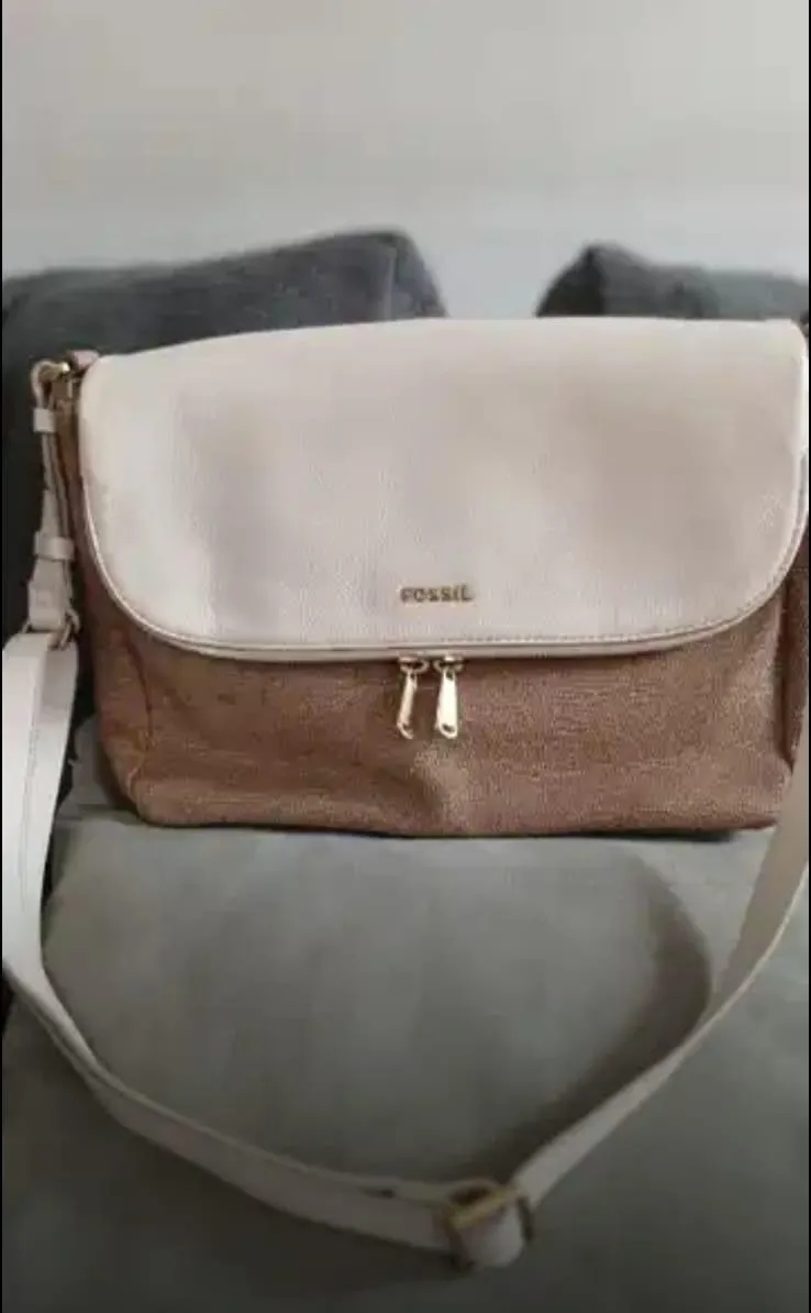 Tas merek Fossil